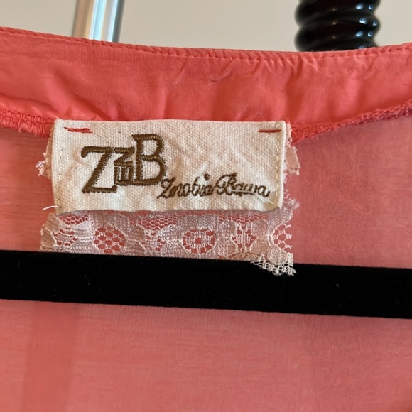 Coral silk top with three quarter sleeves and high low hem - Picture 4 of 4